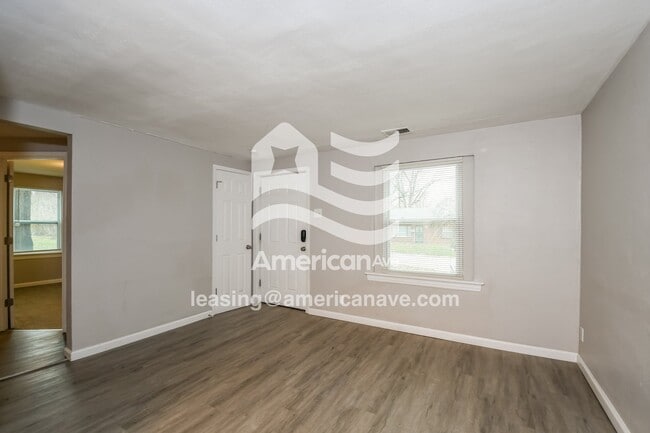 Photo - 405 Jean Ave