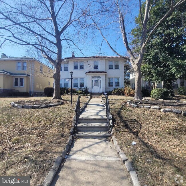 Building Photo - 292 N Wycombe Ave Rental