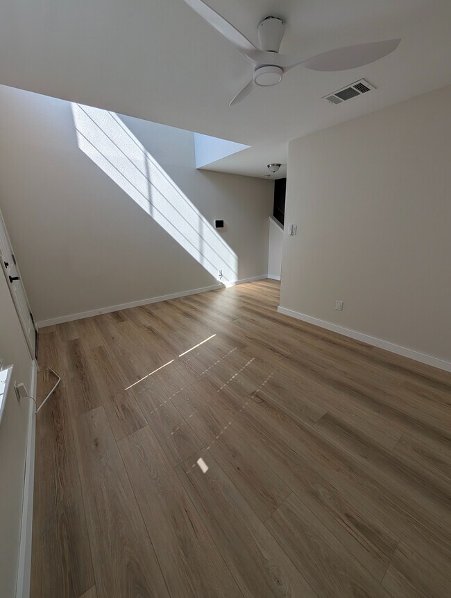 Photo - Room in House on Phillips St