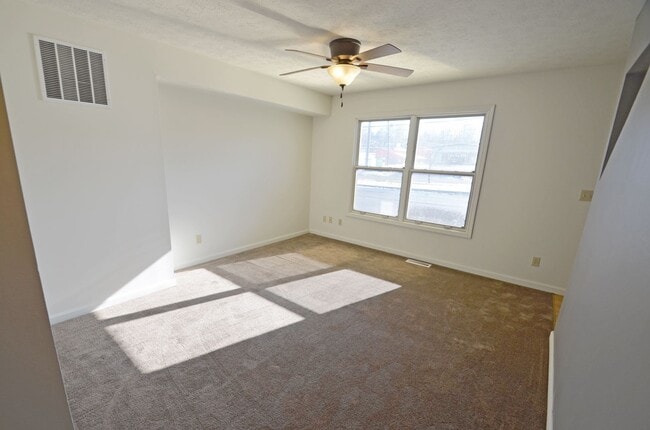 Photo - 3 story, 3.5 bedroom!