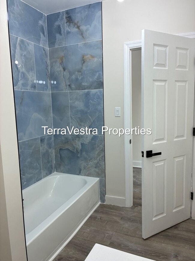 216 E Broadway Unit B