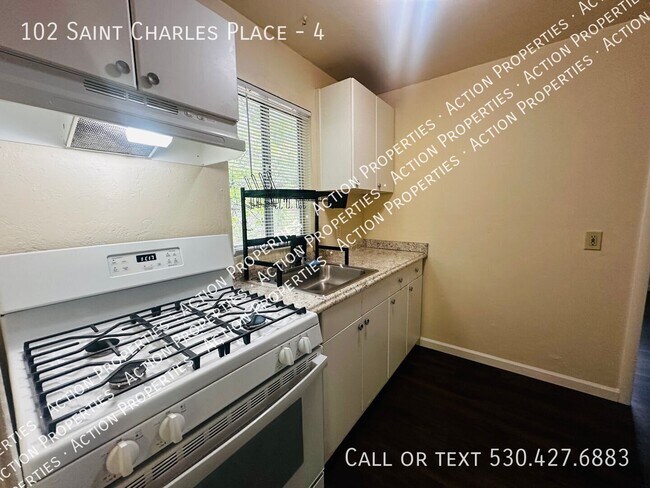 Photo - 102 W St Charles St Unit 4