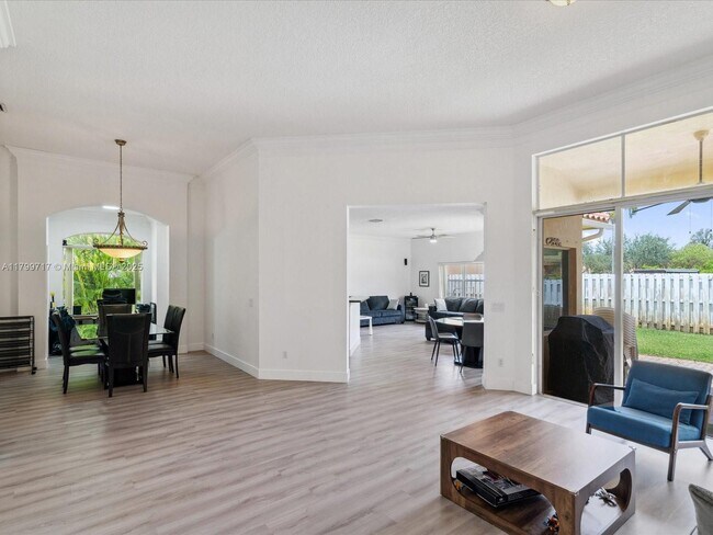 Photo - 16305 NW 15th St