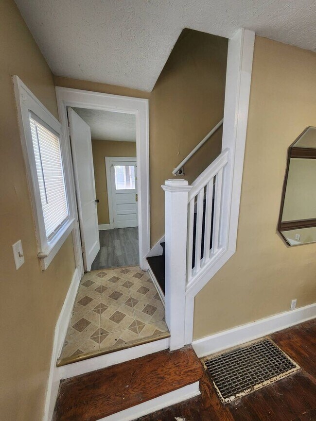 Photo - 1304-1304 W 5th St Unit 1304 W 5TH ST