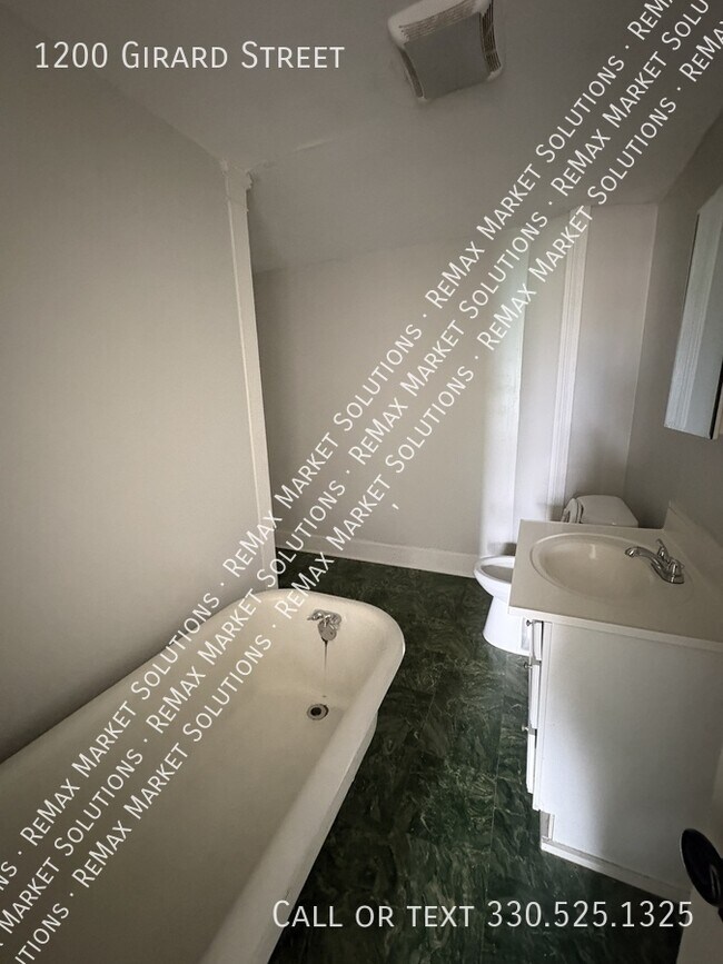 Photo - 1200 Girard St