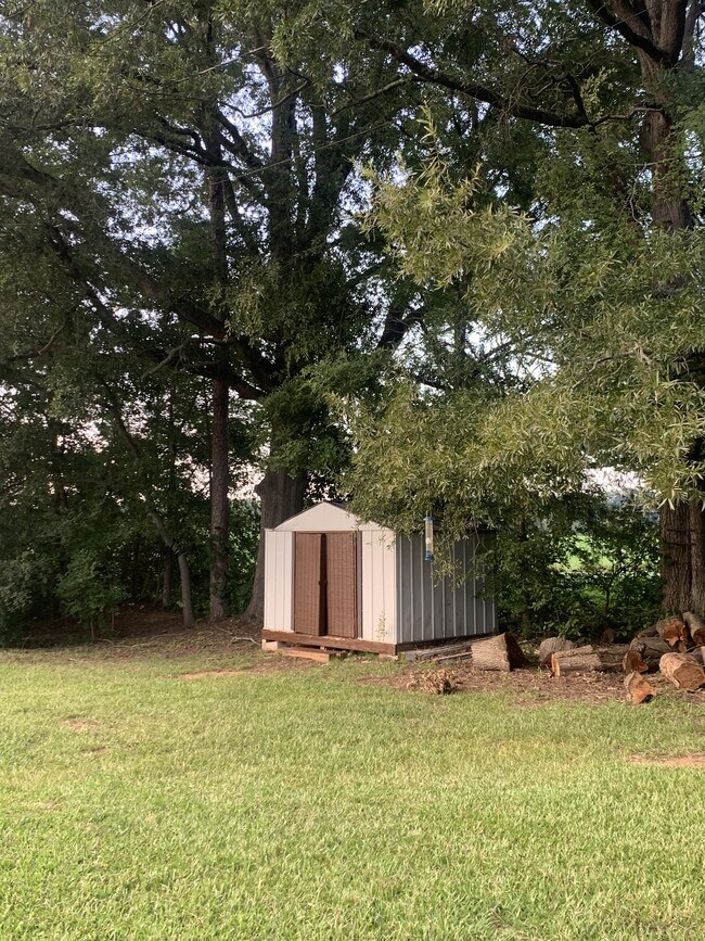 Photo - 1711 Roscoe Howey Rd