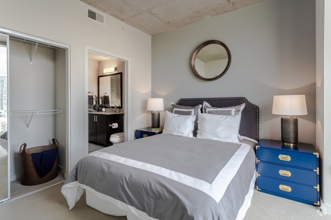 1HAB, 1BA - 768SF A6 - DORMITORIO