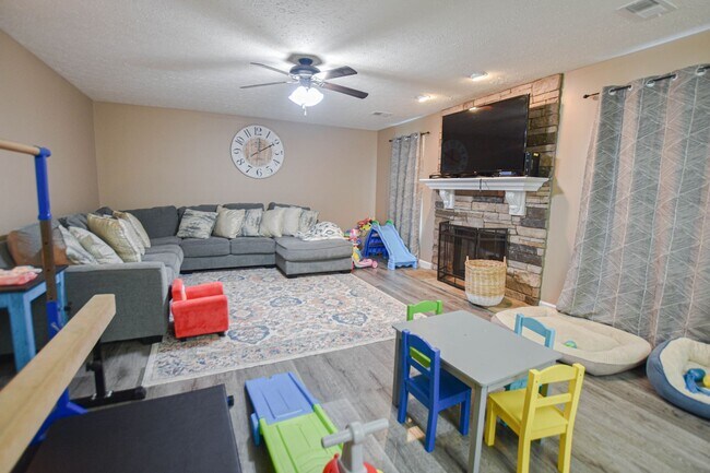 Photo - Pet Friendly Four Bedroom!