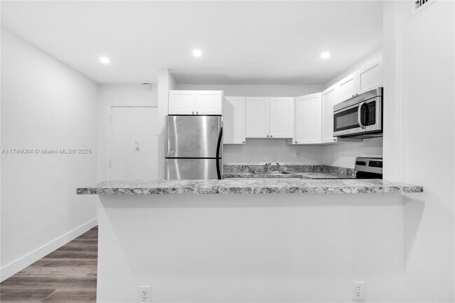 Photo - 6445 NW 2nd Ave Unidad 20