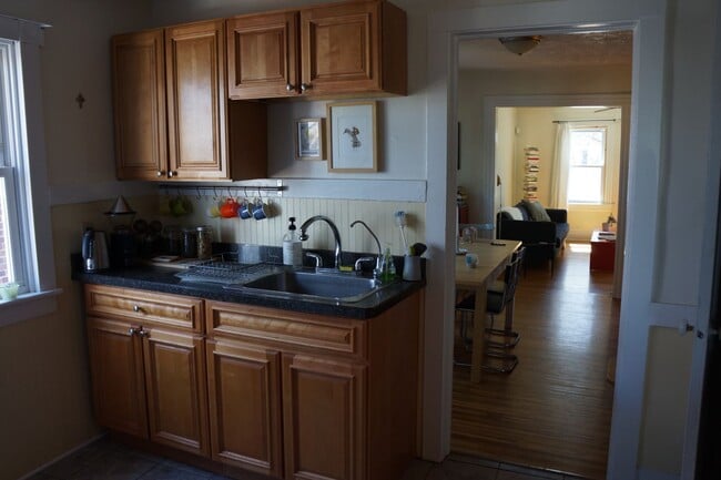 Building Photo - 2 Bedroom 2nd Floor Apartment South Wedge ... Unit Up