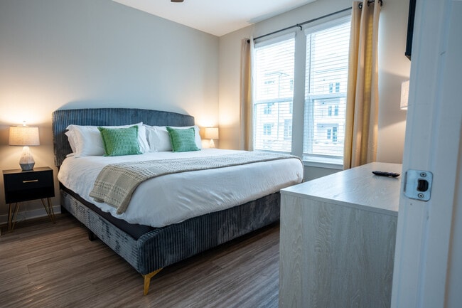 Photo - 110 Addison Rd Unidad ID1223264P