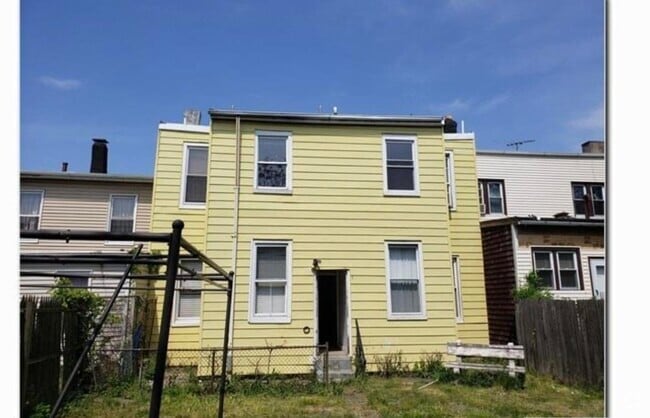 Building Photo - 16 Lewis Ave Unit 1L Rental