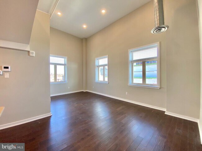 Photo - 1 W Main St Unidad 510