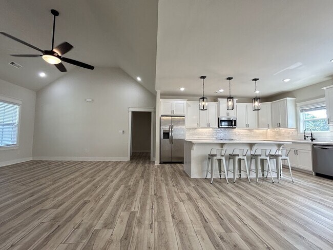 Photo - 27 Shropshire Dr