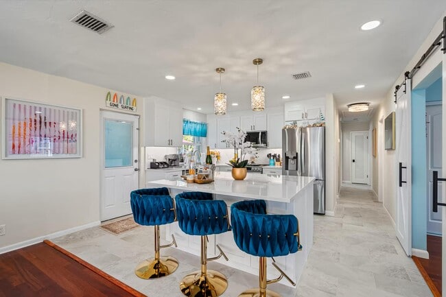 Photo - 2191 NE 55th St