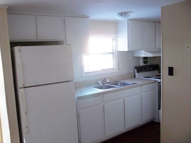 Photo - Adorable 2 bedroom 1 bath manufactured home for rent near Combee area!!!