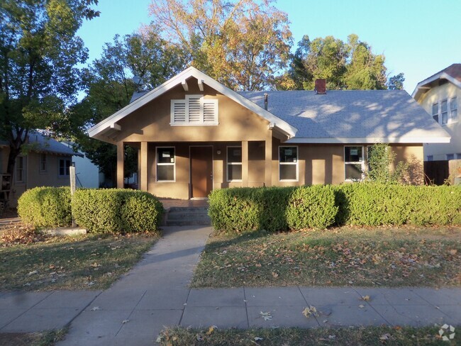 Building Photo - W22nd 929 Unit Front House