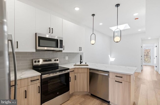 Photo - 5034 Florence Ave Unit 1