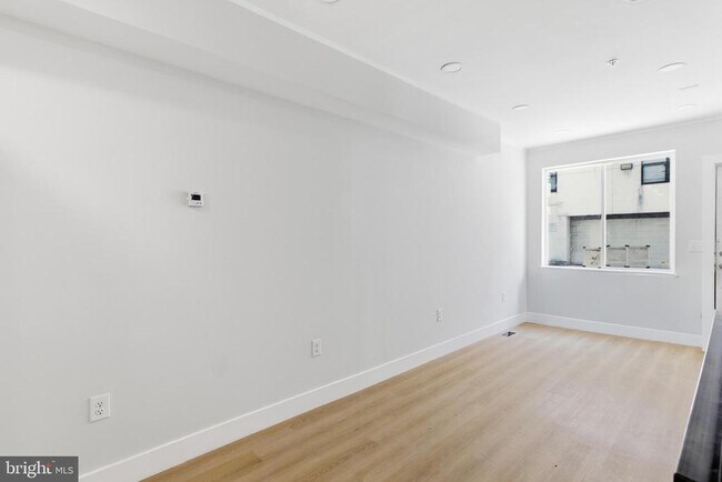 Photo - 1511 W Flora St