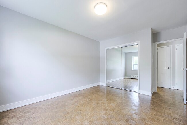 Photo - Valley Court