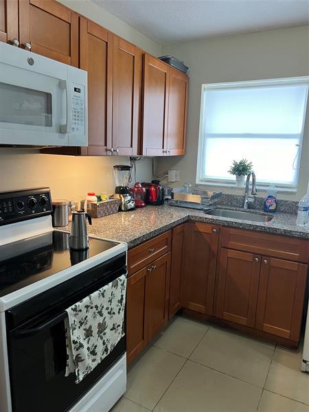 Photo - 8135 Sunrise Lakes Blvd Unidad 307