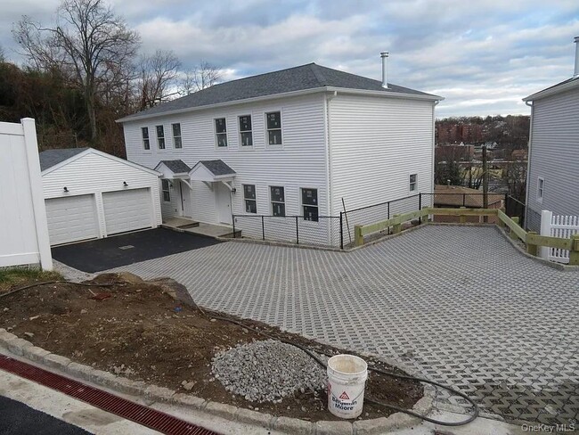 Photo - 62 Gibson Pl