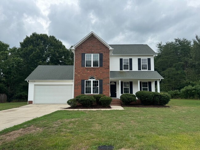 4Bedroom 2.5Bath Two Story Home in High Point - 4Bedroom 2.5Bath Two Story Home in High Point