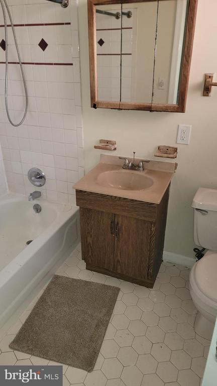 Photo - 1718 5th St NW