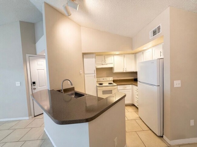 Photo - Venetian Place 4512-1735 - SL-RP-Venetian Place 4512-1735