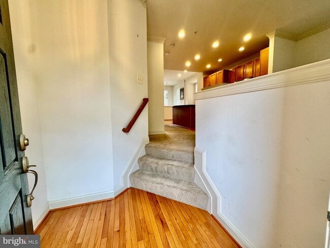 23517 Gardenside Pl