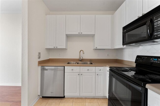 Photo - 4221 W Spruce St Unit 1311