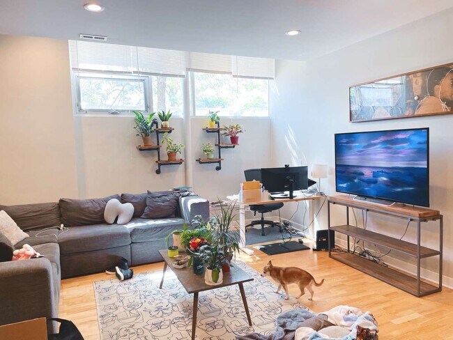 Photo - 6125 N Clark St Condo Unit 105