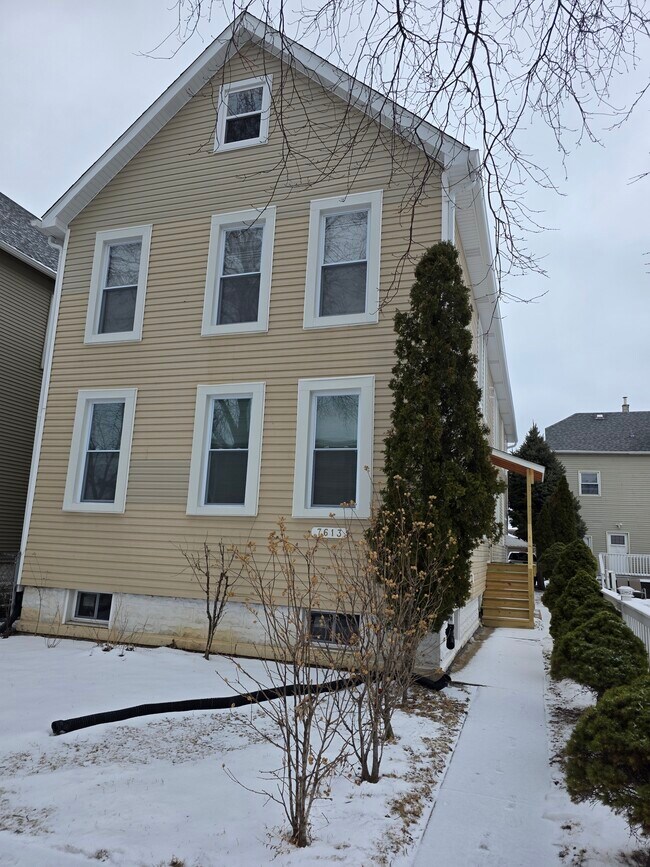 Photo - 7613 W 60th St