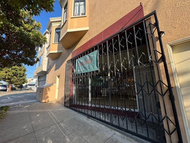 Building Photo - 5196 Mission St Unit 8 Niagara