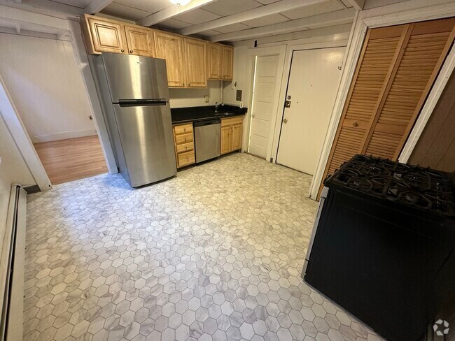 Building Photo - 238 Cambridge St Unit 1 Rental