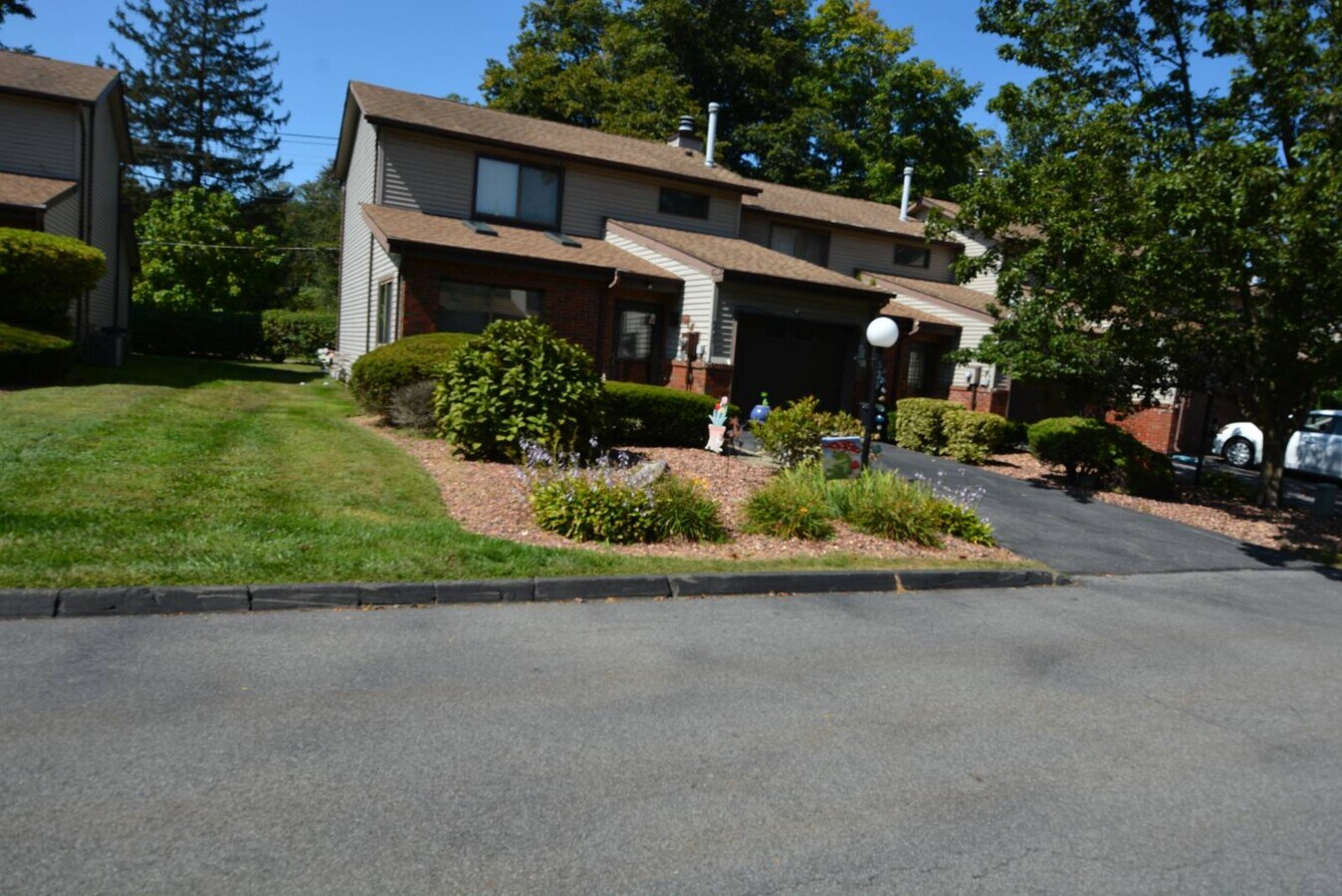 Photo - 539 Barberry Ln Townhome