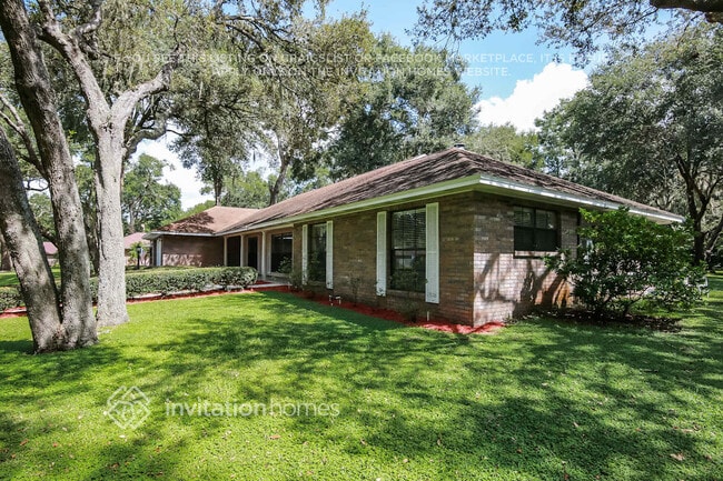3910 Buttonwood Ct