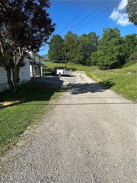 Photo - 745 Manifold Rd