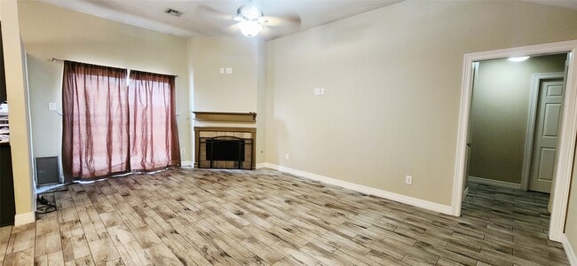 Photo - 213 Mango St