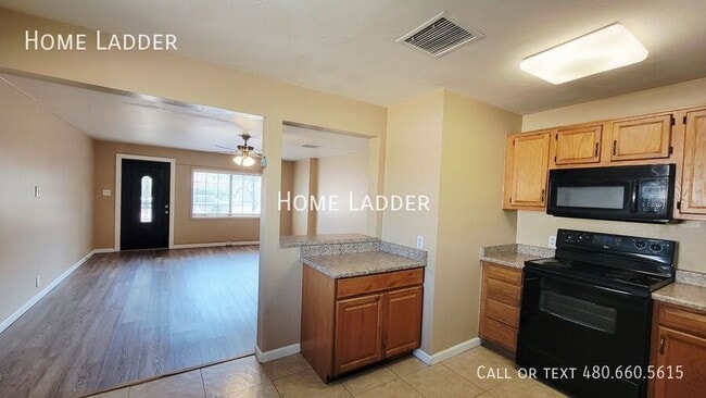 Photo - 2226 E Mitchell Dr