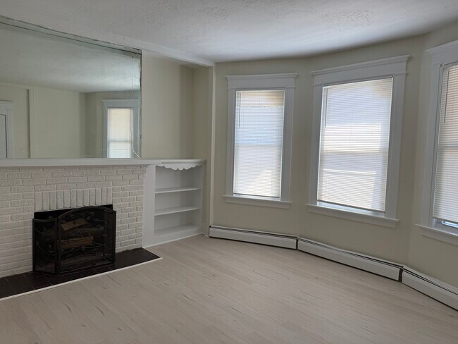 Photo - 673 Elm St Unit 673 Elm 2nd Floor
