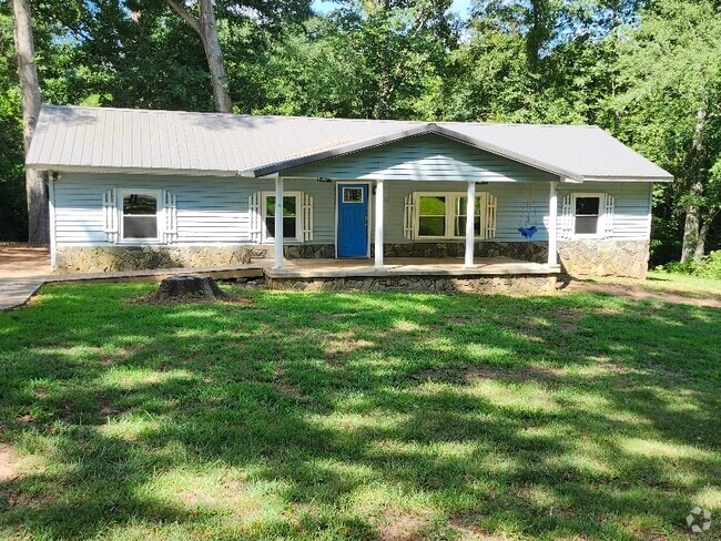 Building Photo - 401 McKenzie Dr Rental