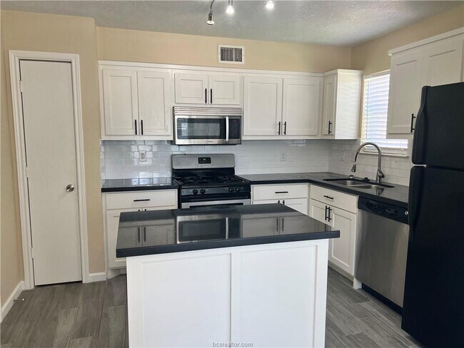 Photo - 1808 W Villa Maria Rd