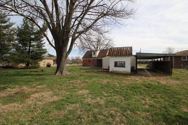 Photo - Three bedroom home off S Pope Lick Rd