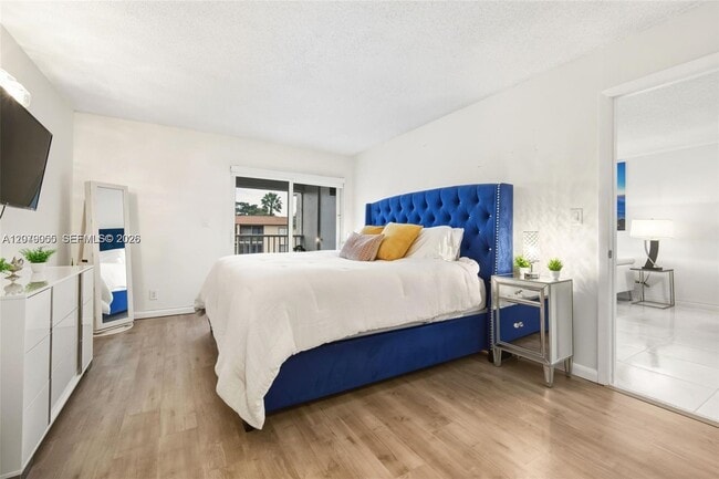 Photo - 140 Lakeview Dr Unit 203