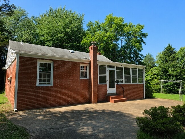 8160 Lee-Davis Rd