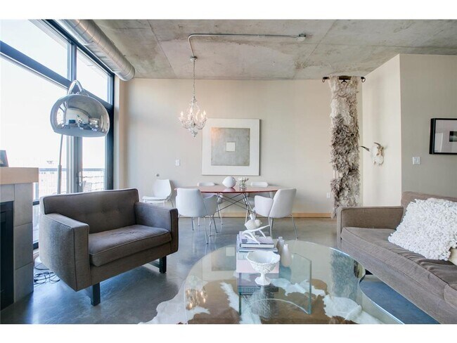 Photo - 720 N 4th St Unit 613
