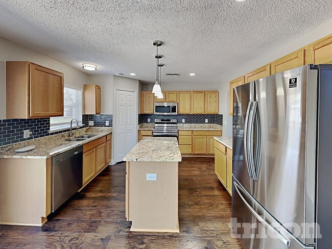 Photo - 13561 Linden Dr