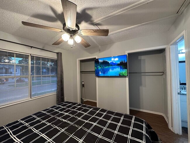 Photo - 3800 Pine St