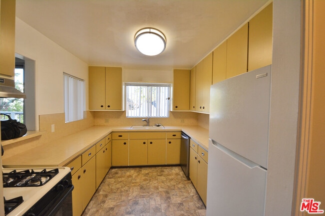 Photo - 131 N Florence St